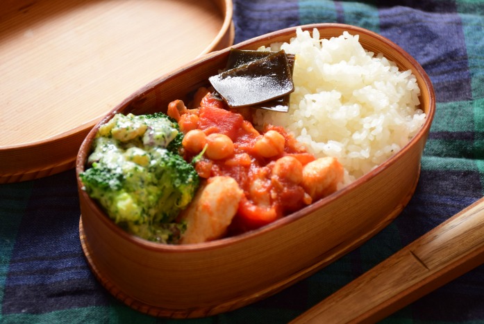 そうこのお弁当：3月8日（火）｜鶏肉とひよこ豆のトマトスパイス煮込み弁当