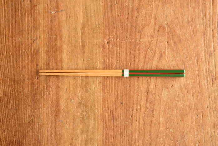 大内工芸｜ダイヤカット研出はし（緑） 正面　シンプルで機能的。竹のおはし　