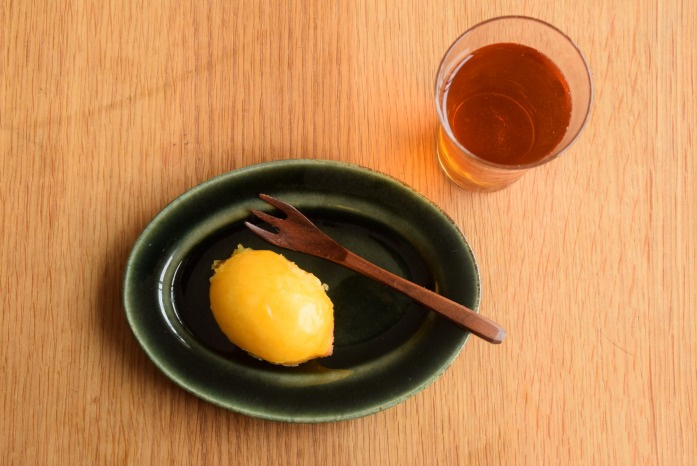 矢口桂司｜呉須釉オーバルプレートS　色々な意味で使いやすいオーバル皿です。