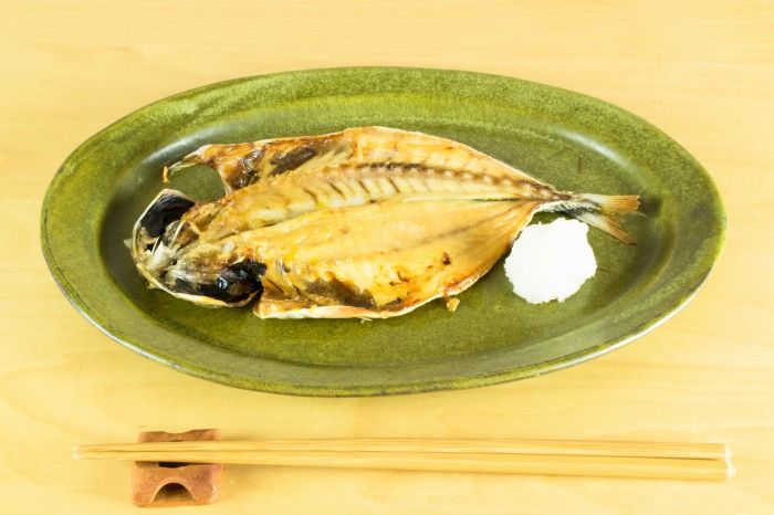 中村恵子｜深緑釉楕円皿 長皿としても使えます。