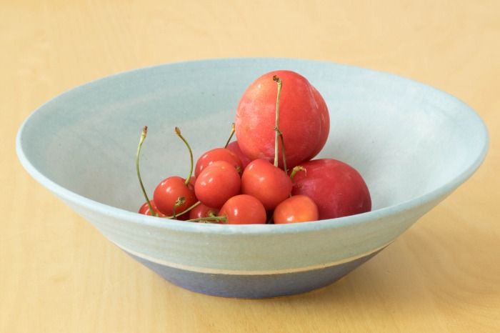 沖澤真紀子｜ブルーサンデーボウル(L) 季節のフルーツを盛り合わせてみても。